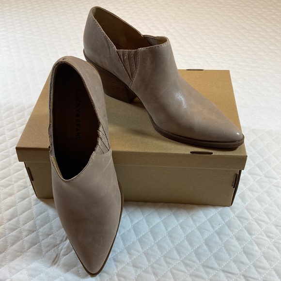 Lucky Brand Leather Ankle Cowboy Bootie. 8.5M/39. Taupe Color. Like New. - Picture 3 of 8